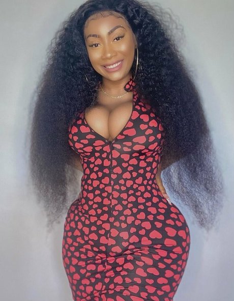 Foto desnuda filtrada de OnlyFans de Cooliemonae