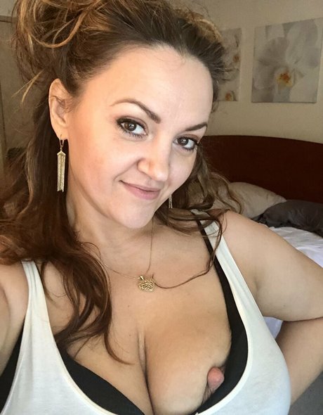 Foto desnuda filtrada de OnlyFans de Mamacabbagevip
