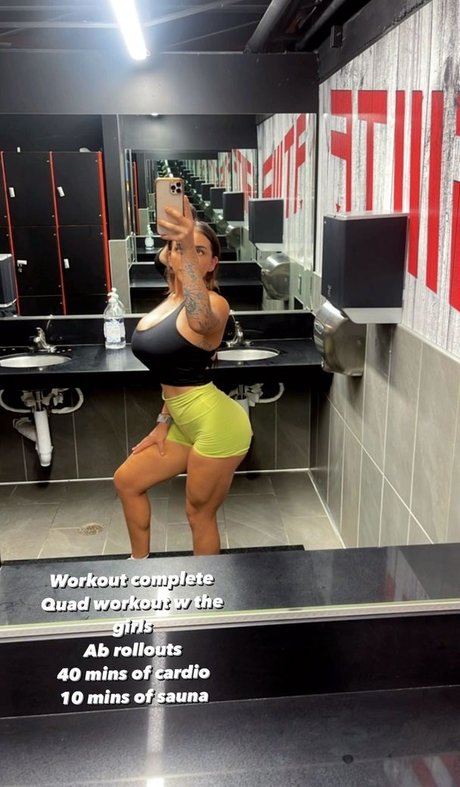 Foto desnuda filtrada de OnlyFans de Ashley Bernier