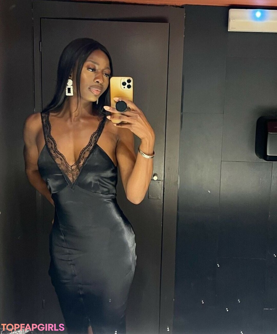 Foto desnuda filtrada de OnlyFans de Khaddi Sagnia #33 Foto desnuda filtrada de OnlyFans de Khaddi Sagnia #33