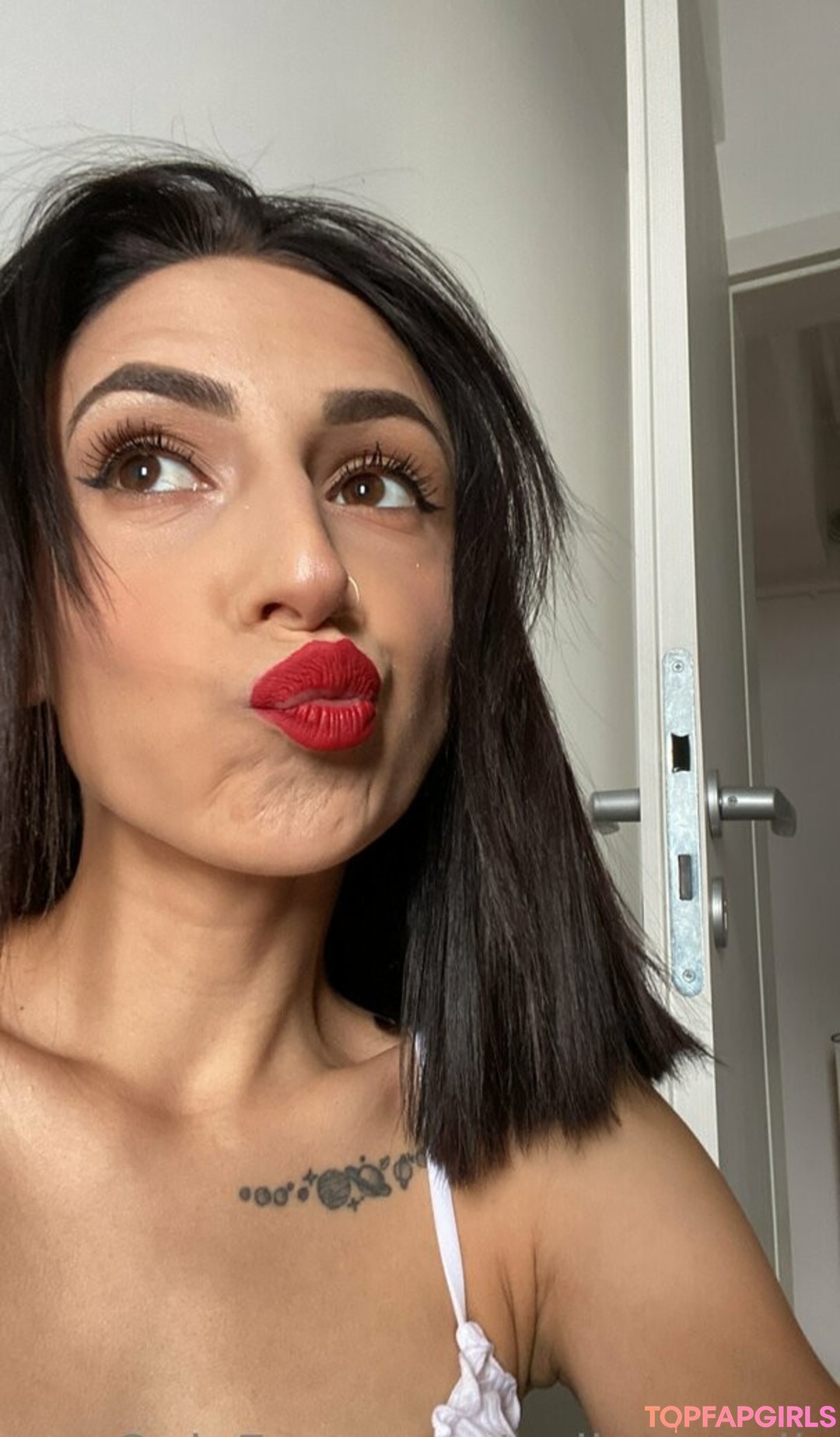 Foto desnuda filtrada de OnlyFans de Pollysmalls #33 Foto desnuda filtrada de OnlyFans de Pollysmalls #33