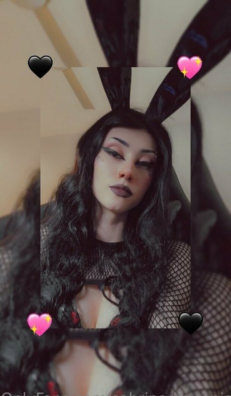 Foto desnuda filtrada de OnlyFans de Sabrinadraconiafree