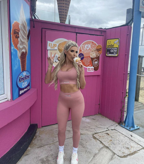 Chloe Burrows