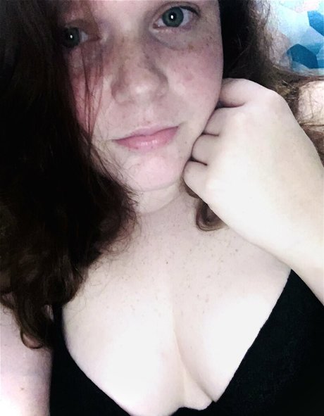 Foto desnuda filtrada de OnlyFans de Peachyly