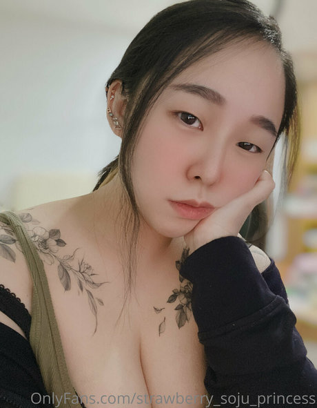 Strawberry_soju_princess