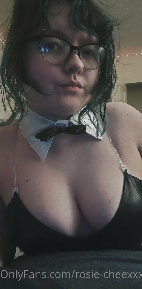 Rosiecheexxx