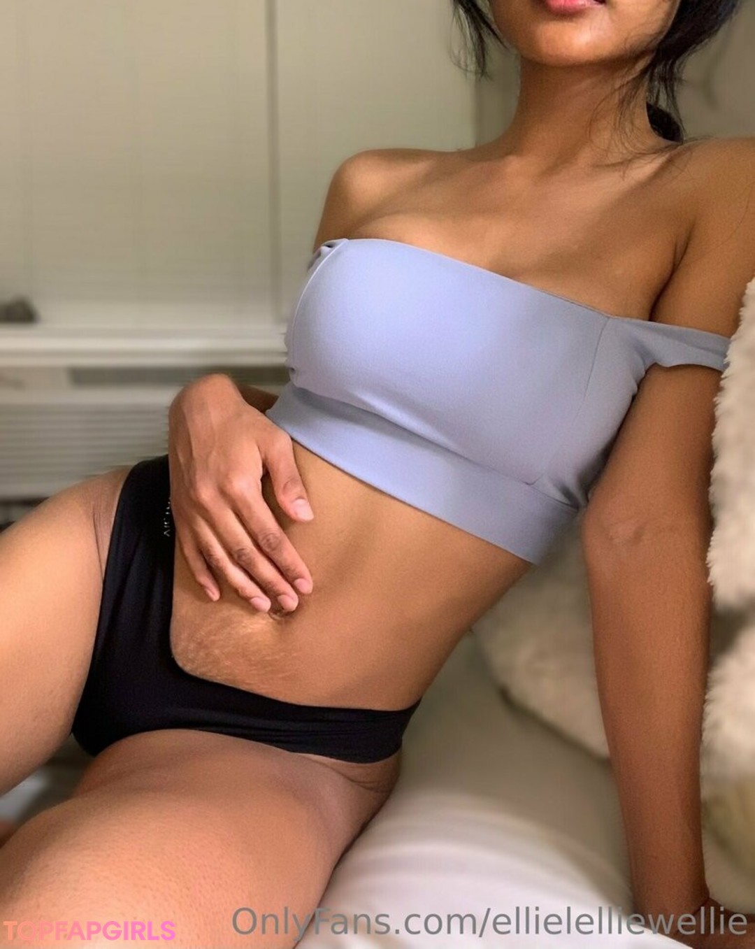 Foto desnuda filtrada de OnlyFans de Ellielelliewellie #9 Foto desnuda filtrada de OnlyFans de Ellielelliewellie #9