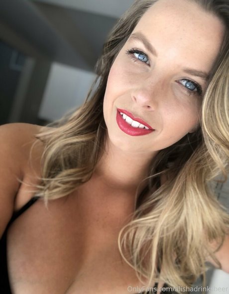 Foto desnuda filtrada de OnlyFans de Alishadrinksbeer