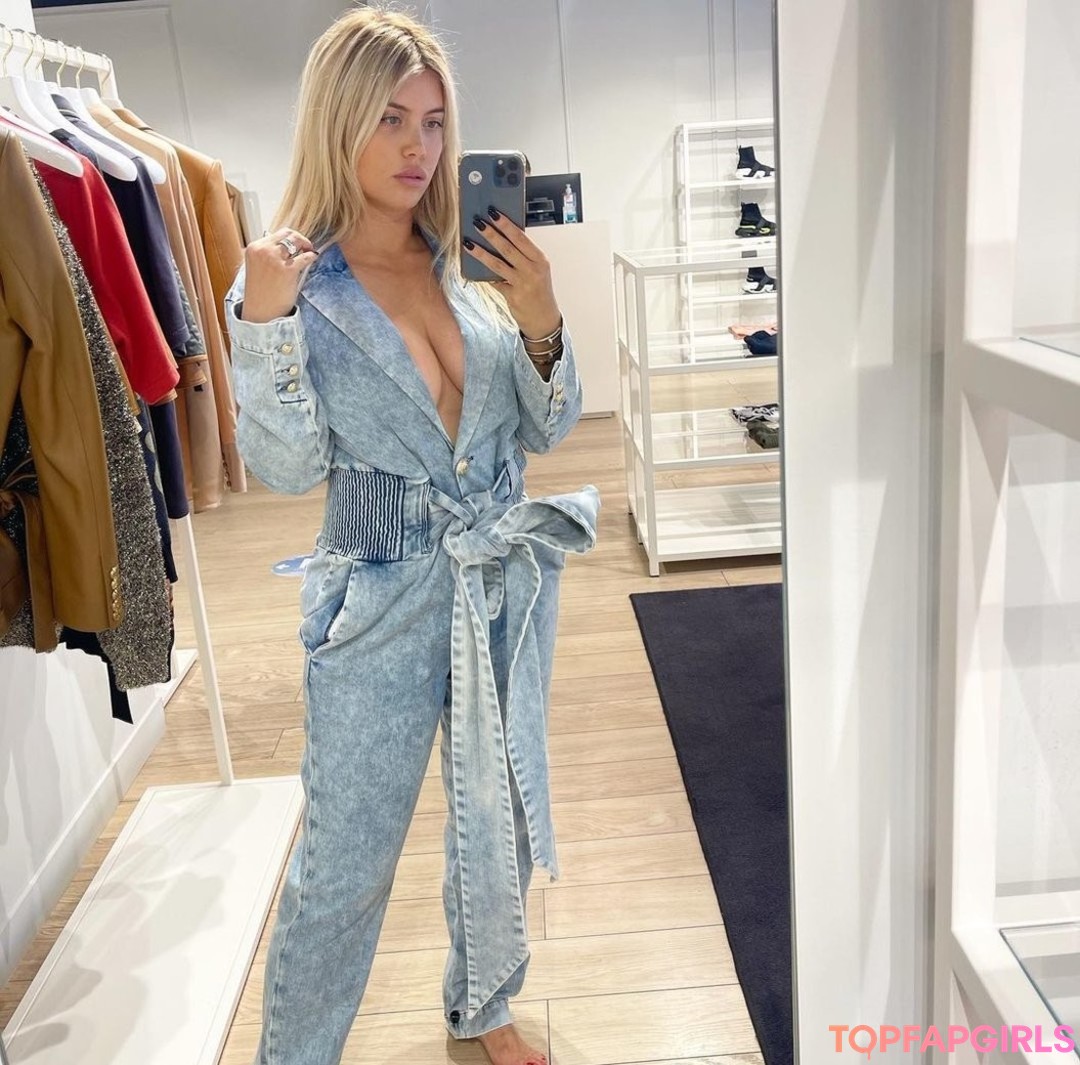 Foto desnuda filtrada de OnlyFans de Wanda Nara #97 Foto desnuda filtrada de OnlyFans de Wanda Nara #97