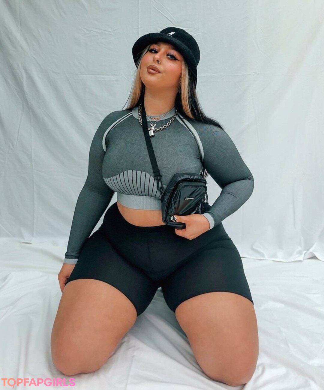 Foto desnuda filtrada de OnlyFans de Holly Marston #76 Foto desnuda filtrada de OnlyFans de Holly Marston #76