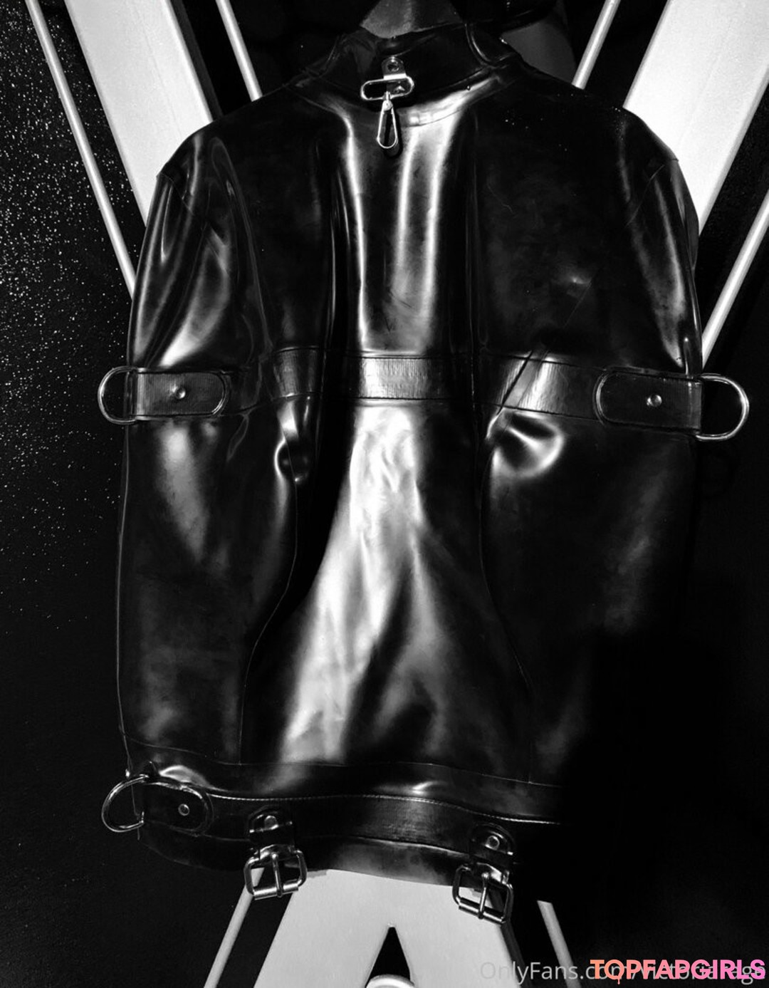 Foto desnuda filtrada de OnlyFans de Victoriarage #16 Foto desnuda filtrada de OnlyFans de Victoriarage #16