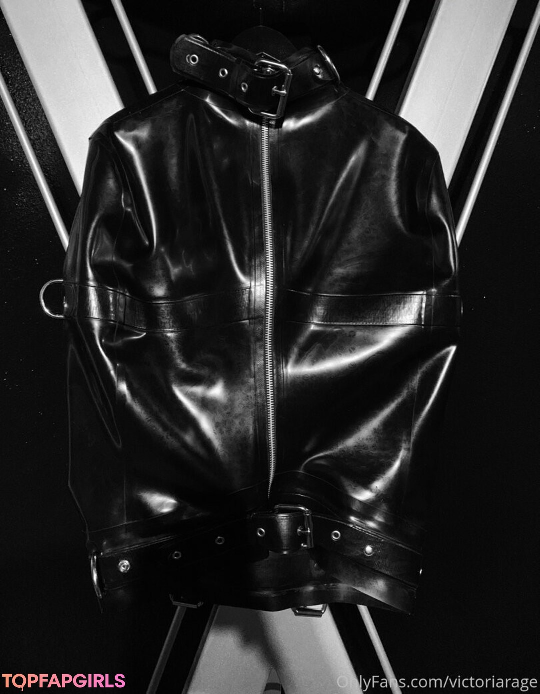 Foto desnuda filtrada de OnlyFans de Victoriarage #17 Foto desnuda filtrada de OnlyFans de Victoriarage #17
