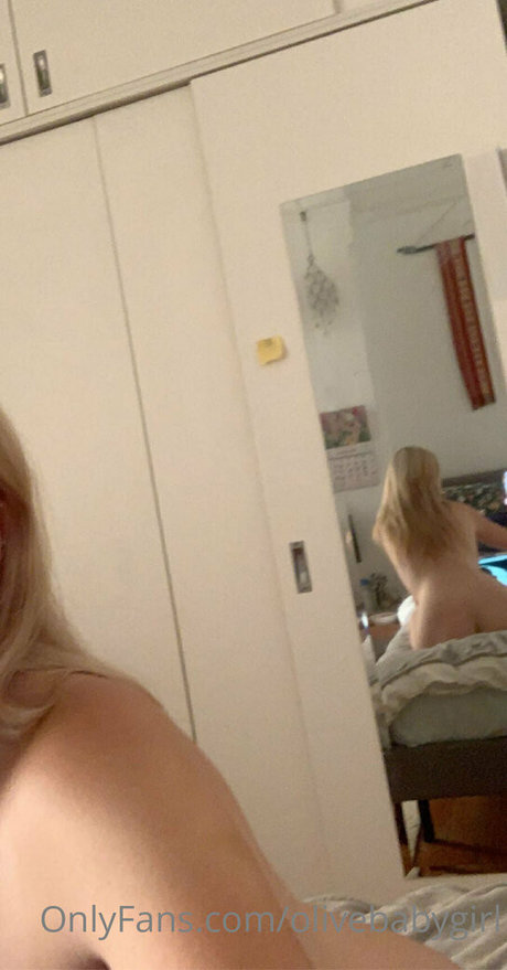 Foto desnuda filtrada de OnlyFans de Olivebabyyyyy