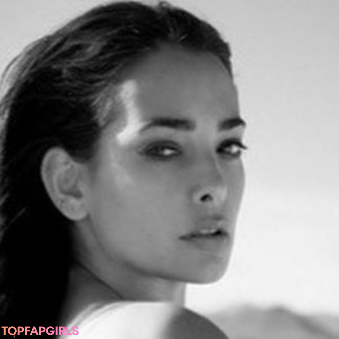 Foto desnuda filtrada de OnlyFans de Natalie Martinez #2 Foto desnuda filtrada de OnlyFans de Natalie Martinez #2