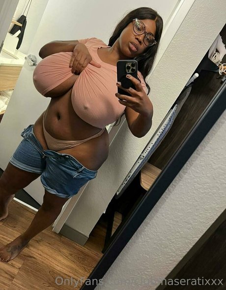 Foto desnuda filtrada de OnlyFans de Maseratixxx