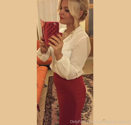 Curvaceous_barbie