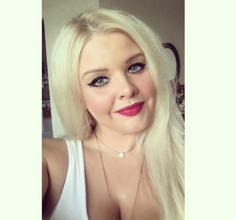 Curvaceous_barbie