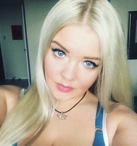 Curvaceous_barbie