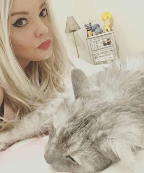 Curvaceousbarbie