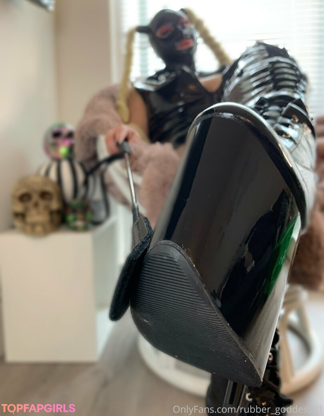 Foto desnuda filtrada de OnlyFans de Rubbergoddess21 #4 Foto desnuda filtrada de OnlyFans de Rubbergoddess21 #4