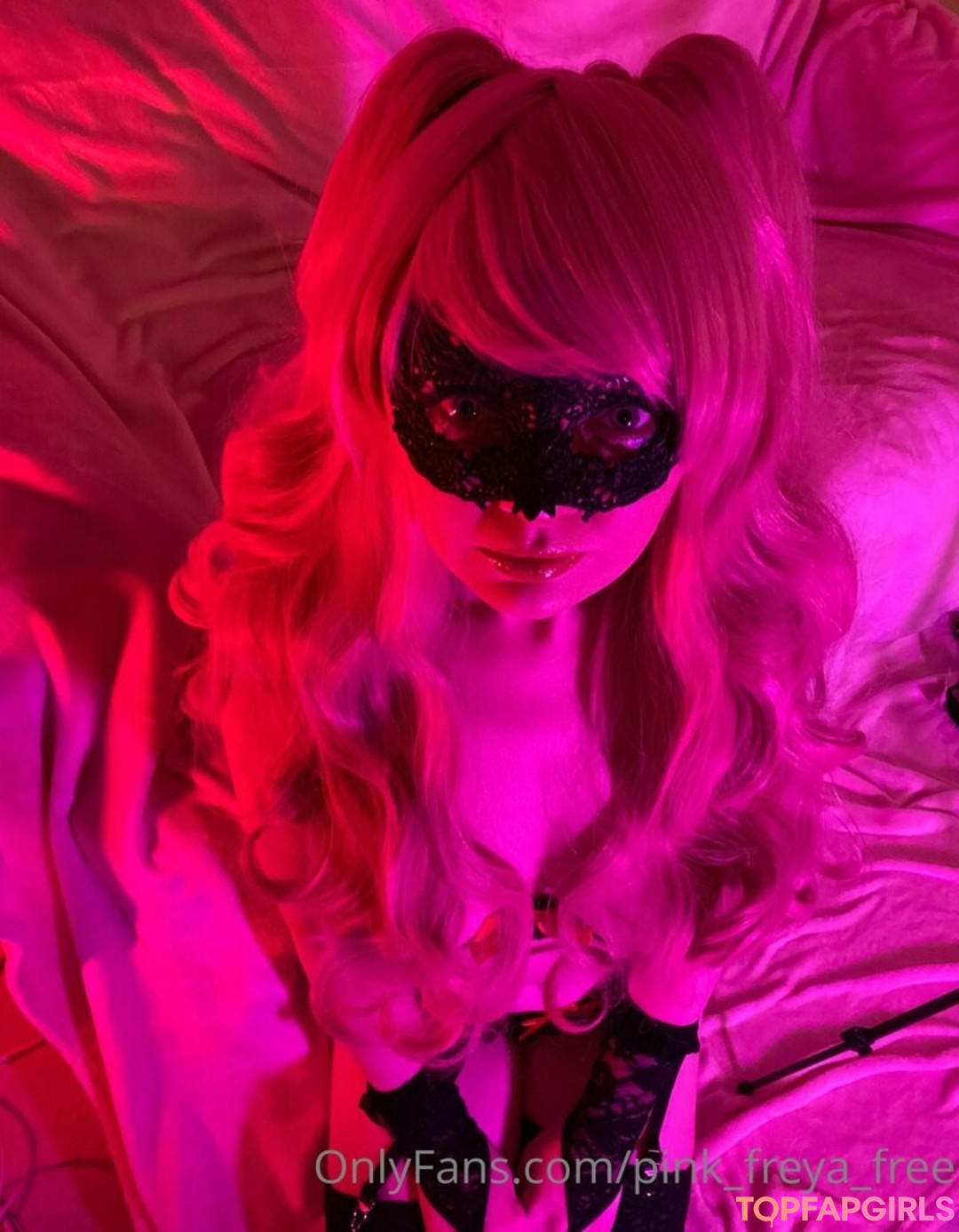 Foto desnuda filtrada de OnlyFans de Pinkfreyafree #29 Foto desnuda filtrada de OnlyFans de Pinkfreyafree #29