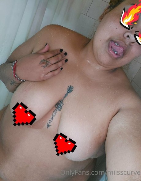 Foto desnuda filtrada de OnlyFans de Miisscurve