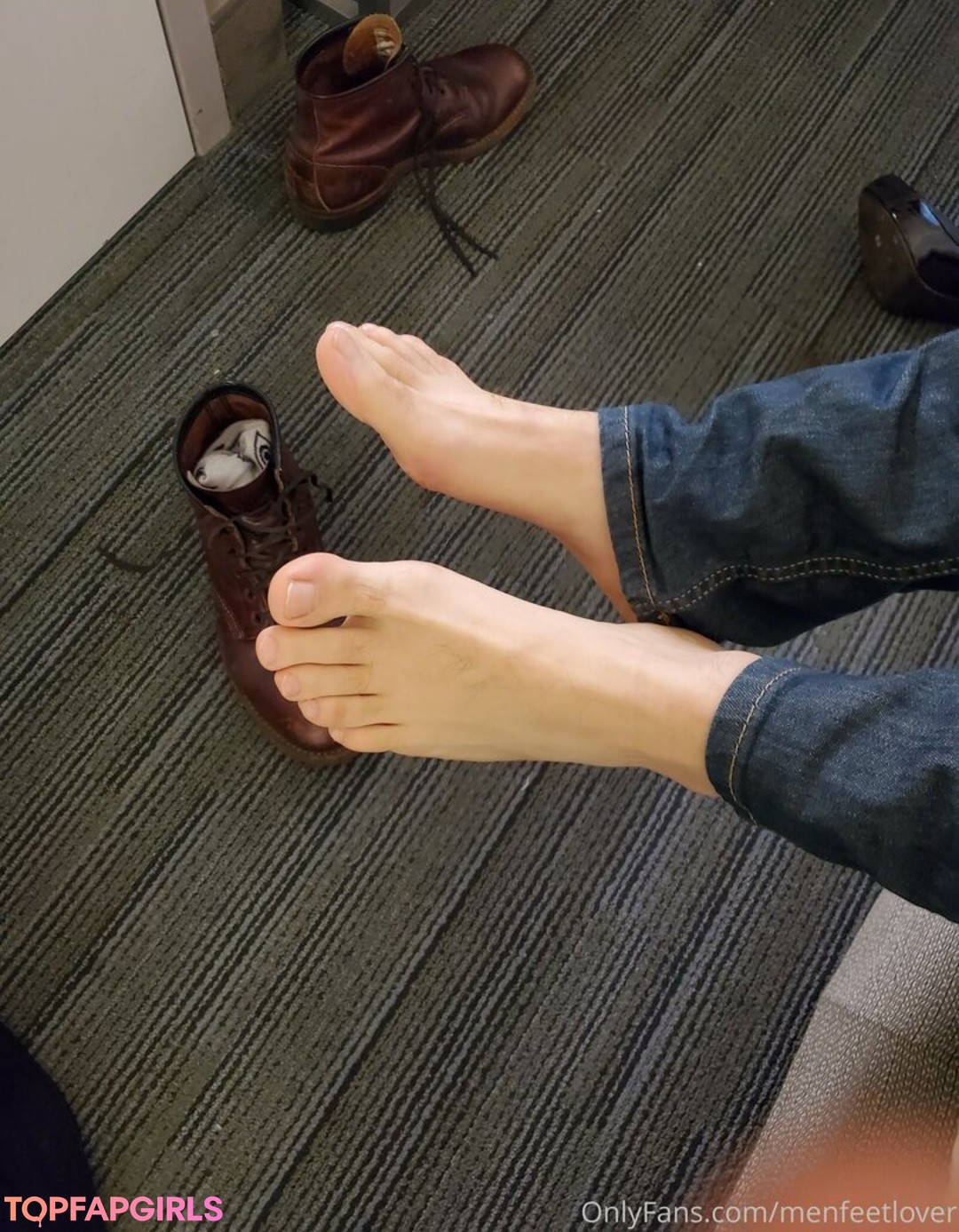 Foto desnuda filtrada de OnlyFans de Menfeetlover #1 Foto desnuda filtrada de OnlyFans de Menfeetlover #1