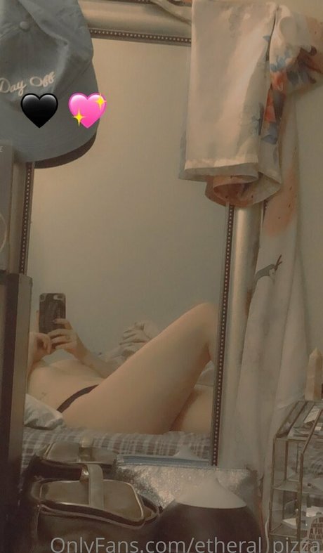 Foto desnuda filtrada de OnlyFans de Etheralpizza