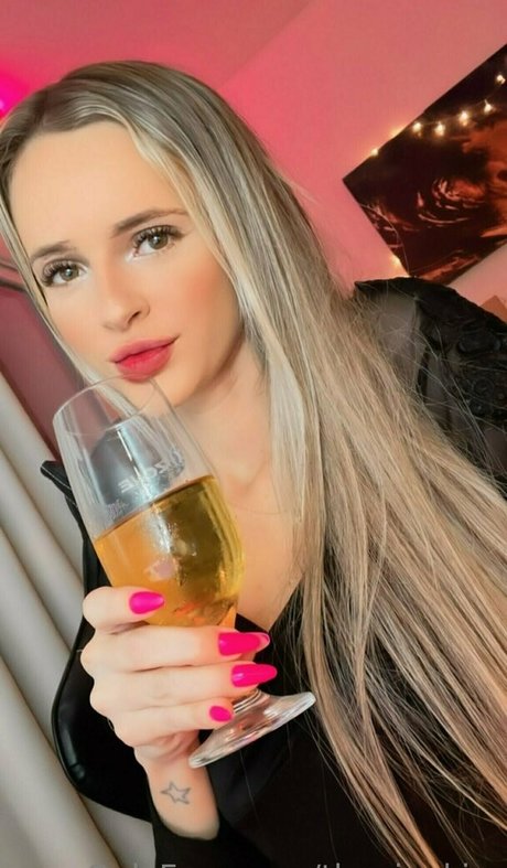 Foto desnuda filtrada de OnlyFans de Theninakim