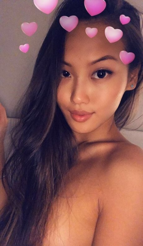 Foto desnuda filtrada de OnlyFans de Lingggbaby