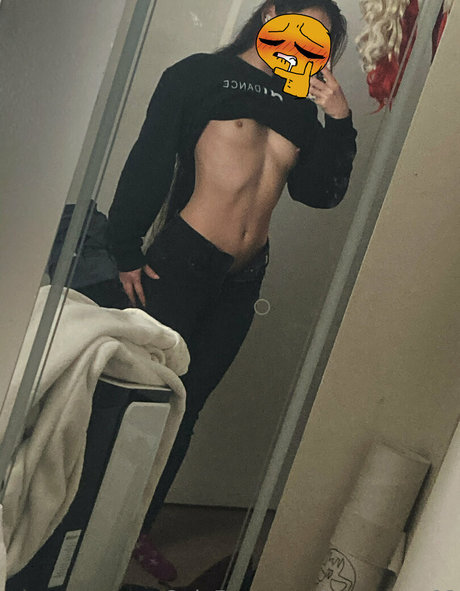 Foto desnuda filtrada de OnlyFans de Momome03