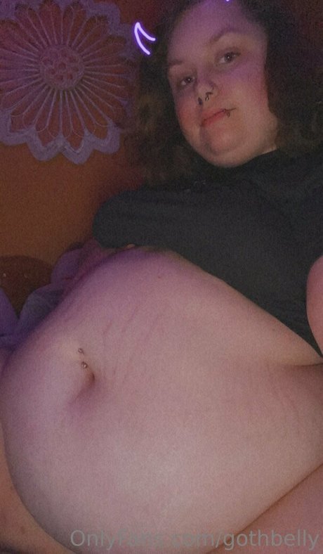 Foto desnuda filtrada de OnlyFans de Gothbelly