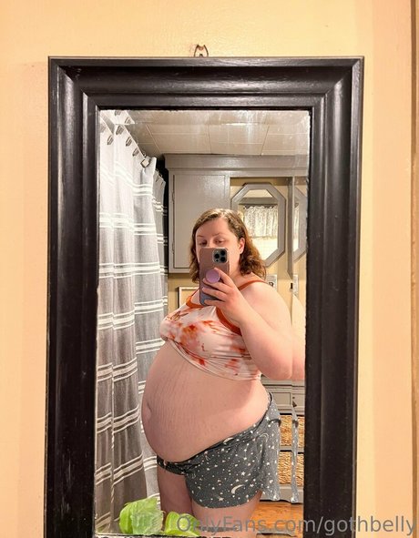 Foto desnuda filtrada de OnlyFans de Gothbelly