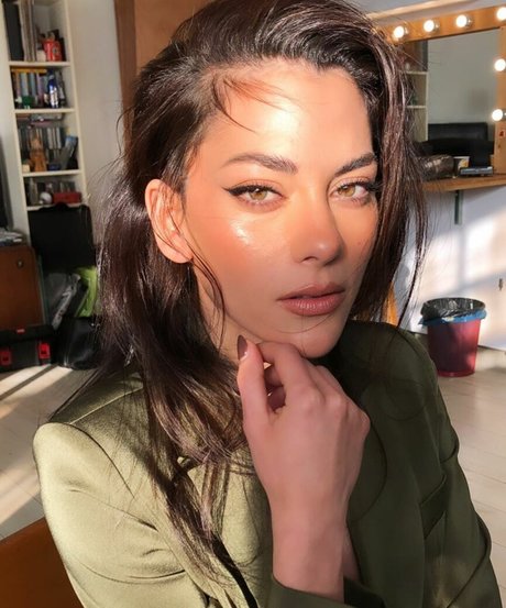 Inbar Lavi