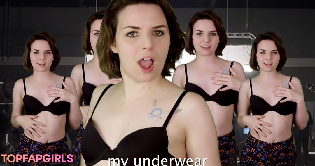 Foto desnuda filtrada de OnlyFans de Emma Blackery #7 Foto desnuda filtrada de OnlyFans de Emma Blackery #7