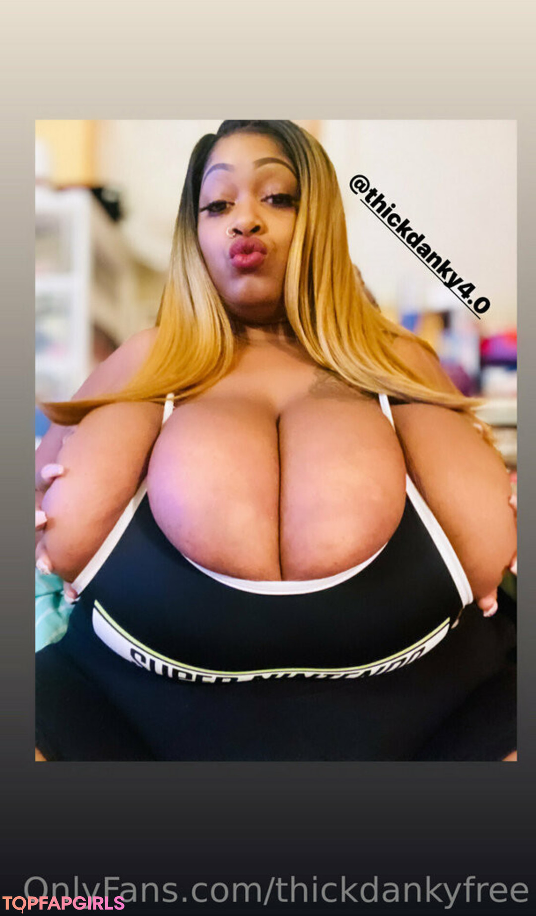 Foto desnuda filtrada de OnlyFans de Thickdankyfree #20 Foto desnuda filtrada de OnlyFans de Thickdankyfree #20