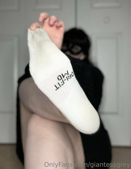 Giantessgrey