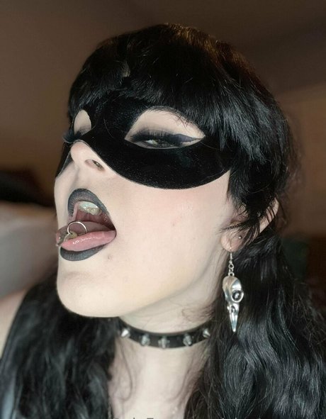 Foto desnuda filtrada de OnlyFans de Giantessgrey