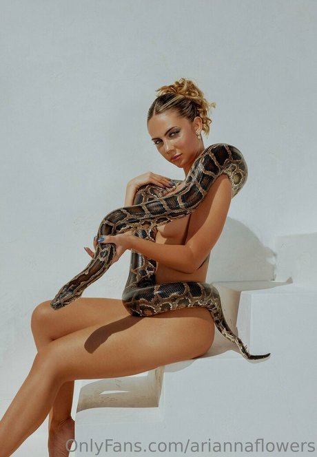 Foto desnuda filtrada de OnlyFans de Arianna Flowers
