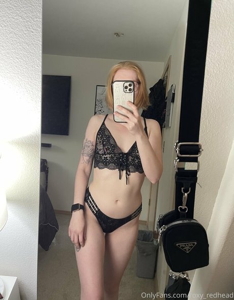 Roxyredhead