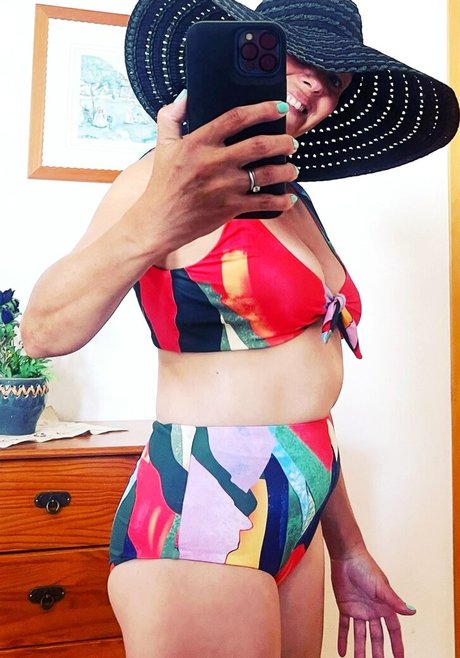 Foto desnuda filtrada de OnlyFans de Sarah Cawood