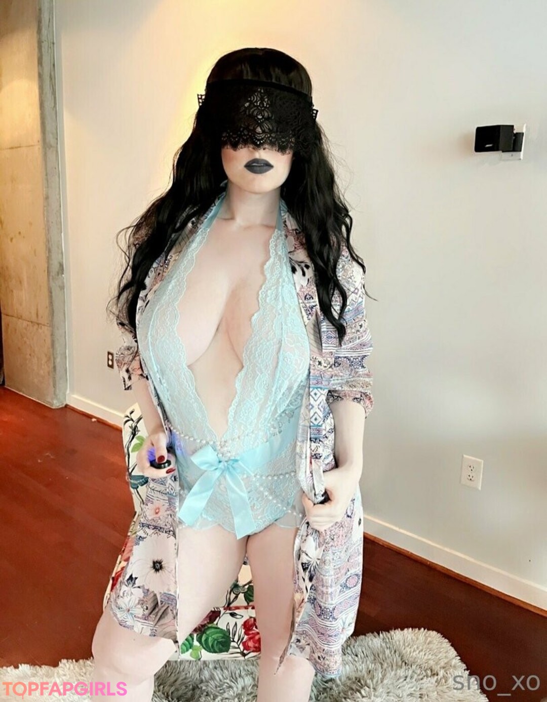 Foto desnuda filtrada de OnlyFans de Lacemaskedsnofree #4 Foto desnuda filtrada de OnlyFans de Lacemaskedsnofree #4