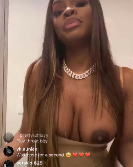 Foto desnuda filtrada de OnlyFans de Thegirljt