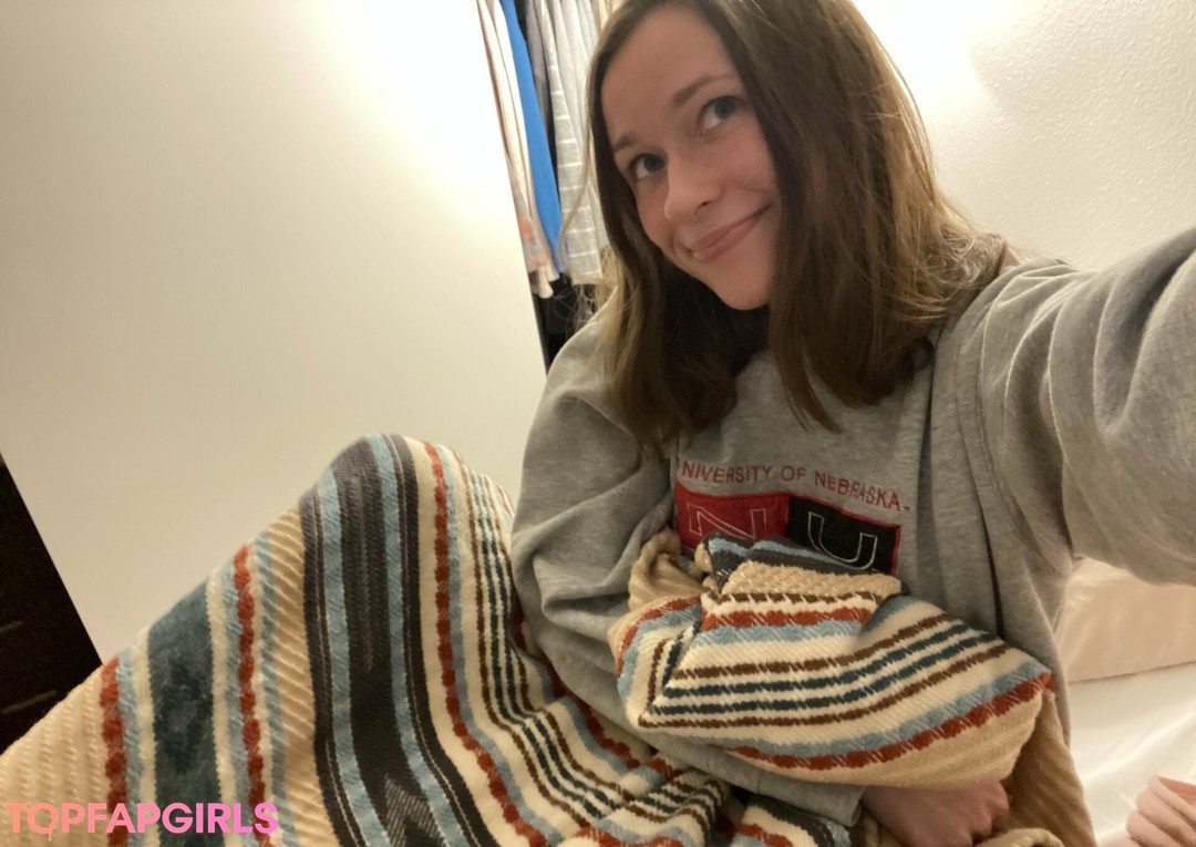 Foto desnuda filtrada de OnlyFans de Celesteschmeckle #174 Foto desnuda filtrada de OnlyFans de Celesteschmeckle #174