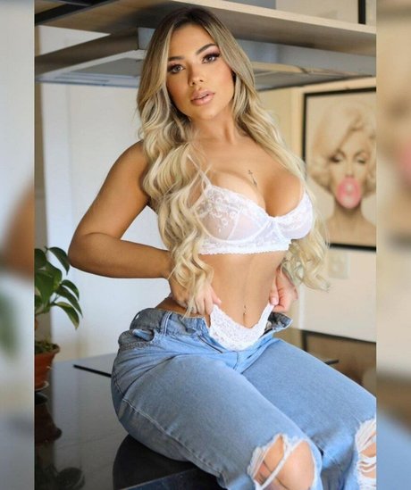 Foto desnuda filtrada de OnlyFans de Isatainaa