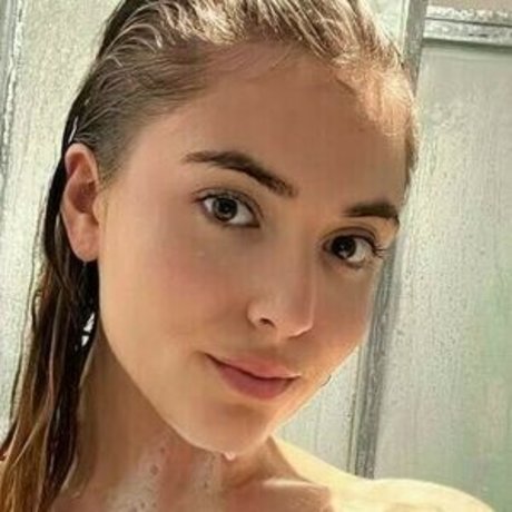 Scarletbeauty25