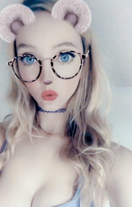 Foto desnuda filtrada de OnlyFans de Holly Rosi Asmr