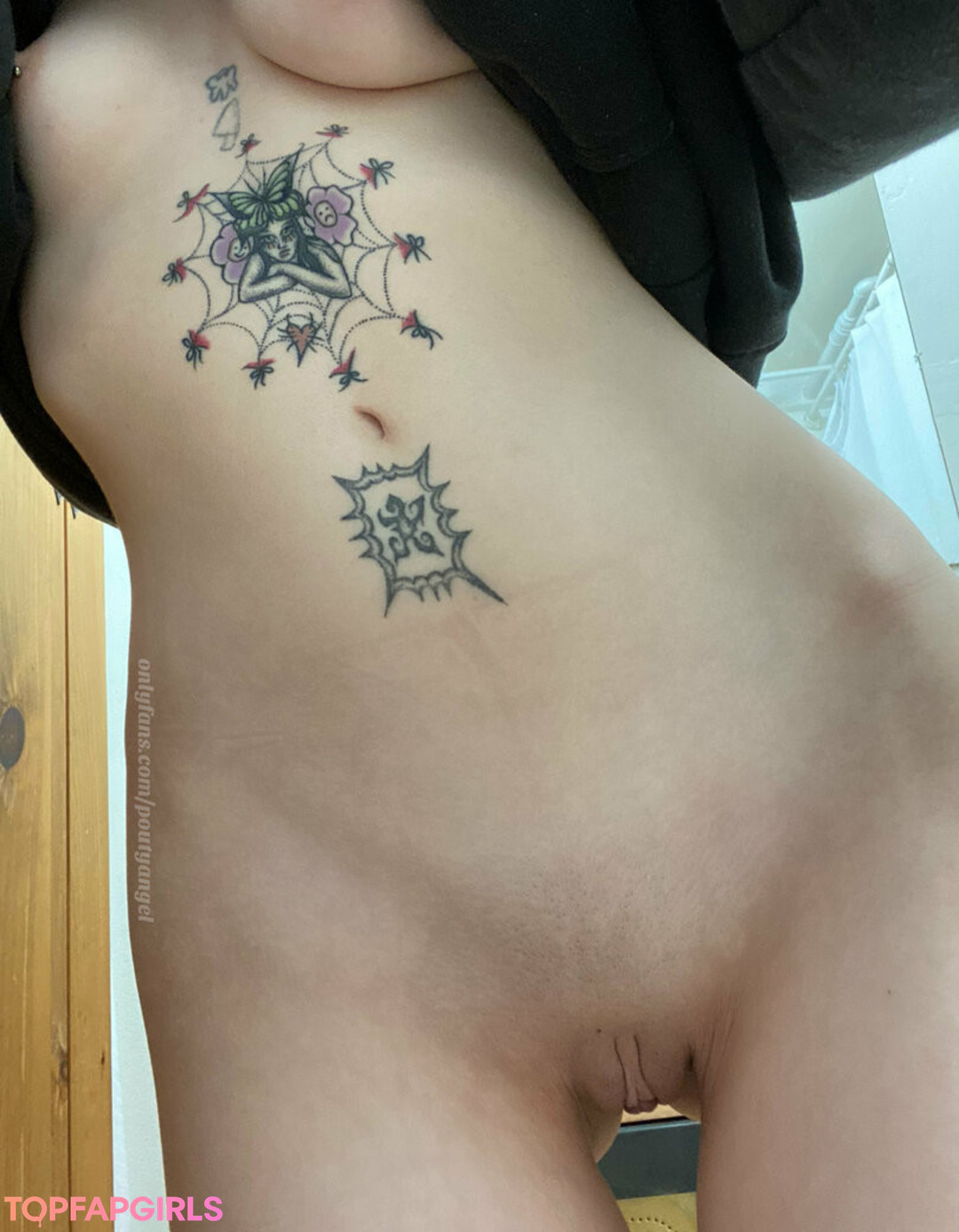 Foto desnuda filtrada de OnlyFans de Poutyangel #111 Foto desnuda filtrada de OnlyFans de Poutyangel #111