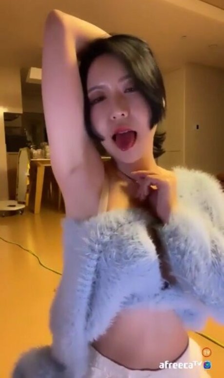 Foto desnuda filtrada de OnlyFans de Kimjeewoo529