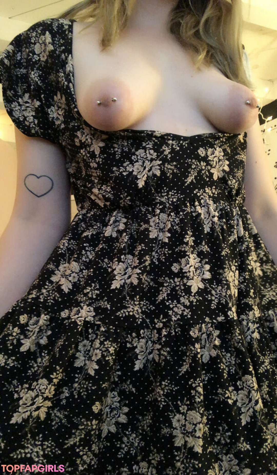 Foto desnuda filtrada de OnlyFans de Peachnecctar #8 Foto desnuda filtrada de OnlyFans de Peachnecctar #8
